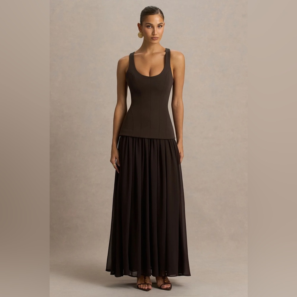 Club L London Kelly Brown Scoop-Neck Maxi Dress With Pleated Mesh Skirt - Picture 5 of 6